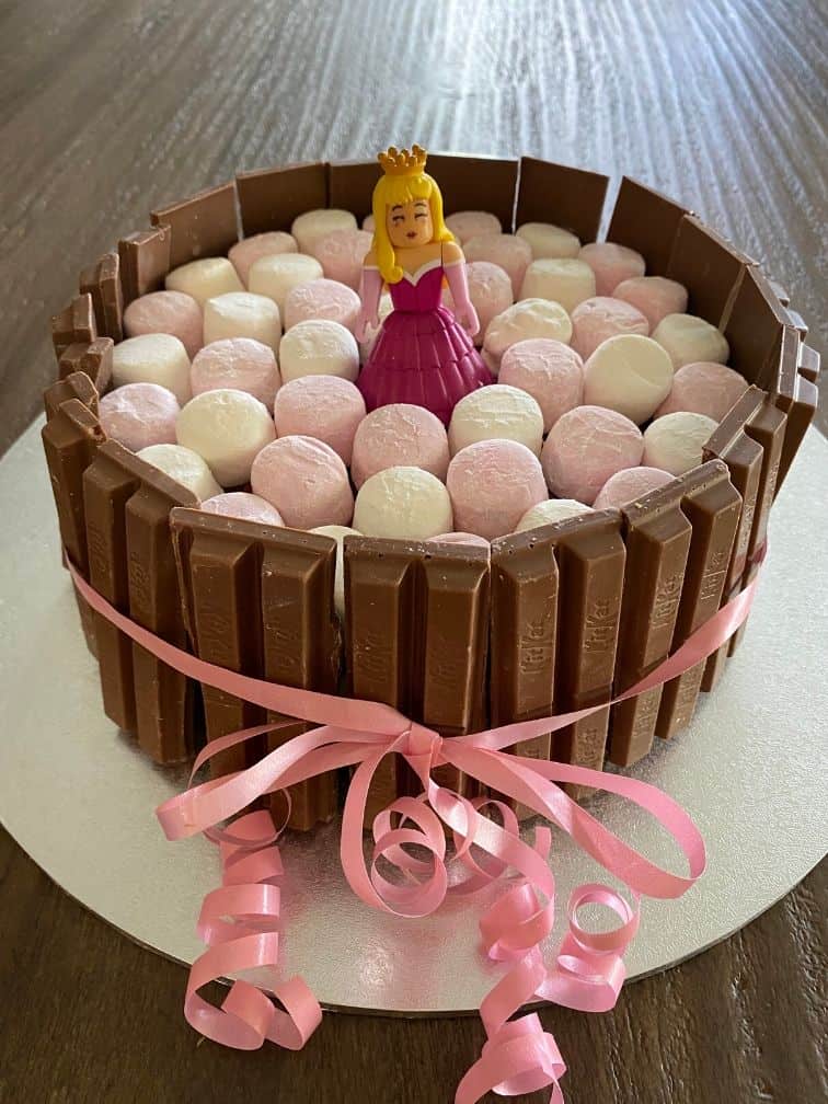Man face roblox cake Roblox cake, Cake, Roblox