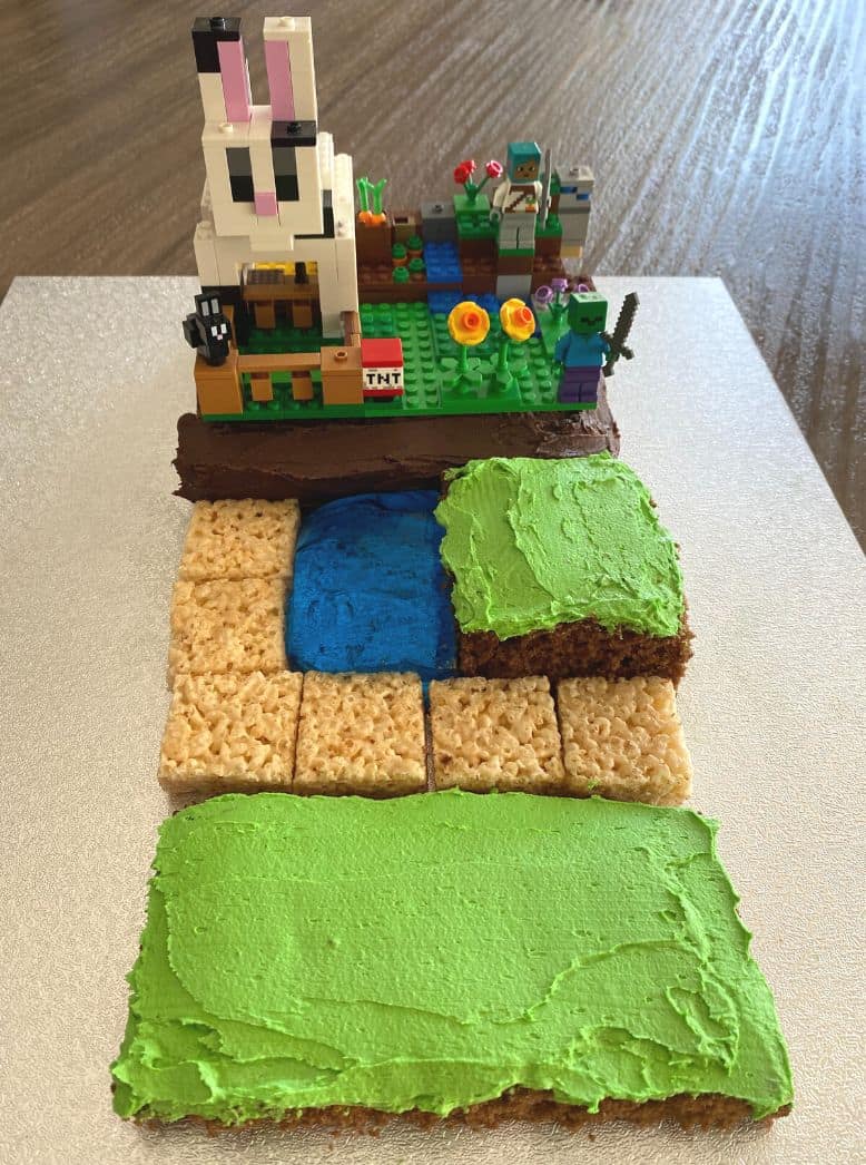 Lego Minecraft Cake, This is how we decorate a Lego Minecra…