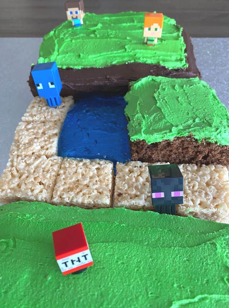 MINECRAFT CAKE (video gamers, kids cake w/ cake toppers. pixel cake using  fondant/ simple kid cakes) - YouTube