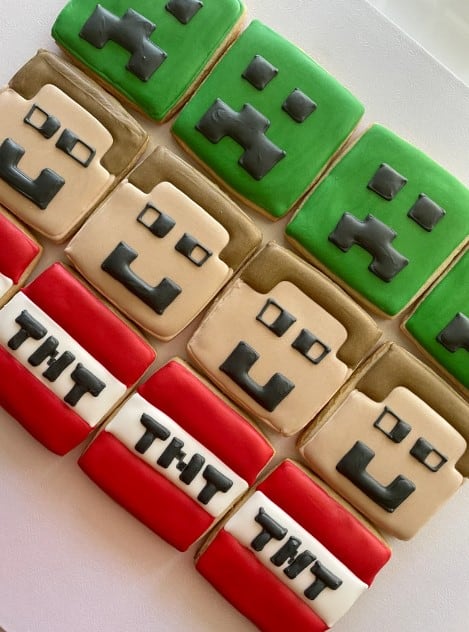 50 Birthday Cake Ideas to Mark Another Year of Joy : Minecraft Cake